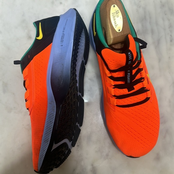 Nike Pegasus Air 38 Hyper Crimson Size 9.5 - Picture 4 of 9